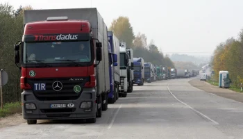 Литва и Беларусь: Закрытие границы и судьба тысяч грузовиков Литва и Беларусь: Закрытие границы и судьба тысяч грузовиков