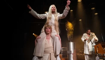 Вечный культ: Театр осмысляет принятие возраста Вечный культ: Театр осмысляет принятие возраста